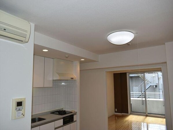 ルクレ新川レジデンスの物件内観写真